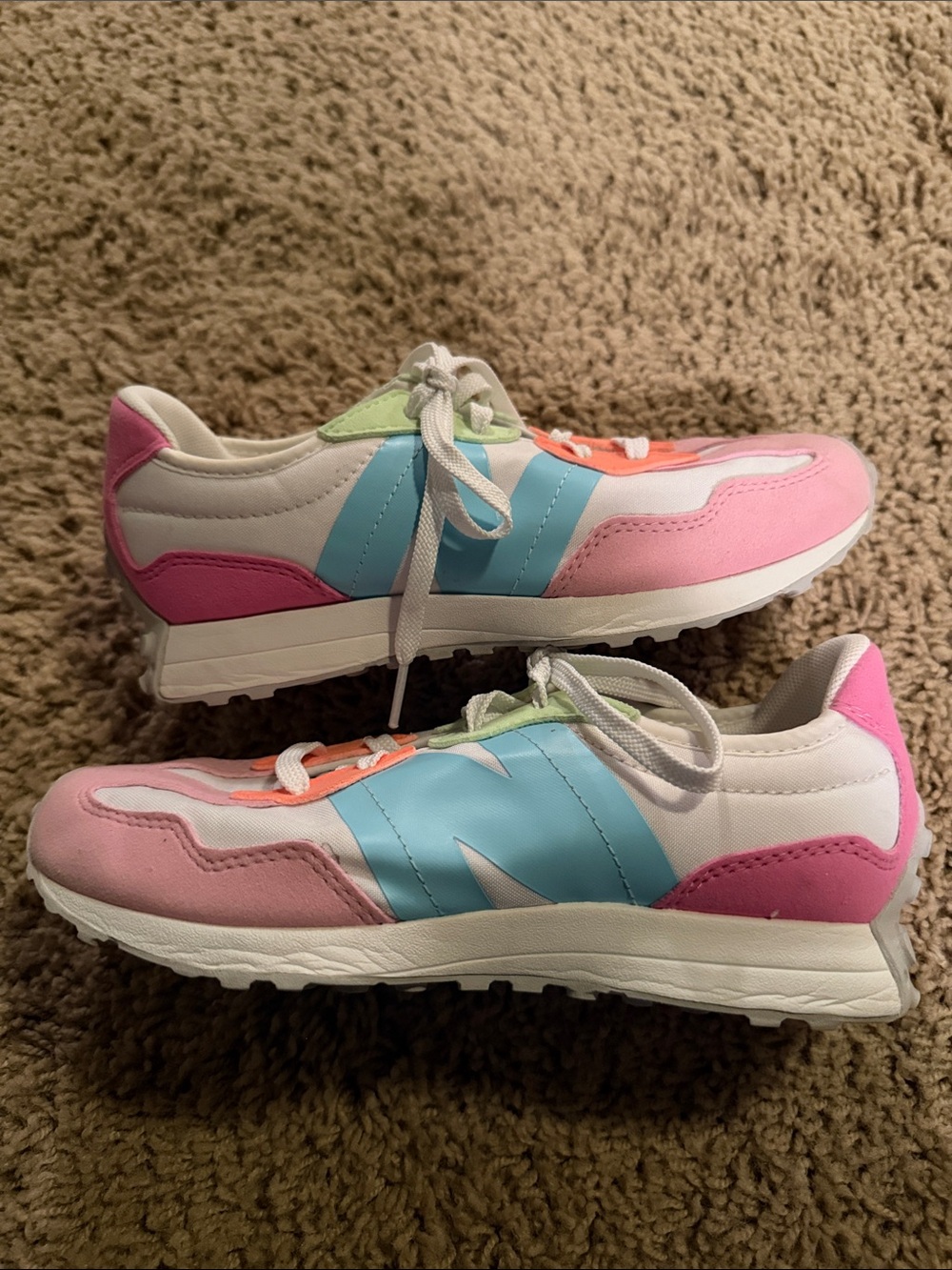 EUC Girls Sz. 3 New Balance 327 Shoes